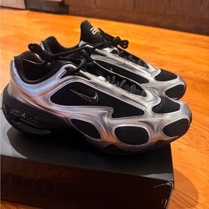 Nike WMNS Silver and Black Air Max Muse